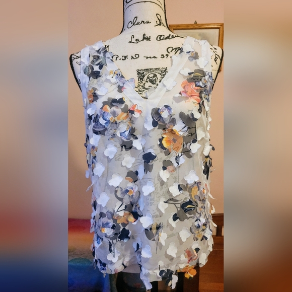 A New Day Floral Applique Sheer V-Neck Pastel Tank Top, White, Medium, NWOT - Picture 2 of 8
